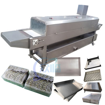 Buon prezzo Pesce separato della macchina del vassoio e vassoio congelato gamberetto isolati nella fabbrica di elaborazione dei frutti di mare in linea